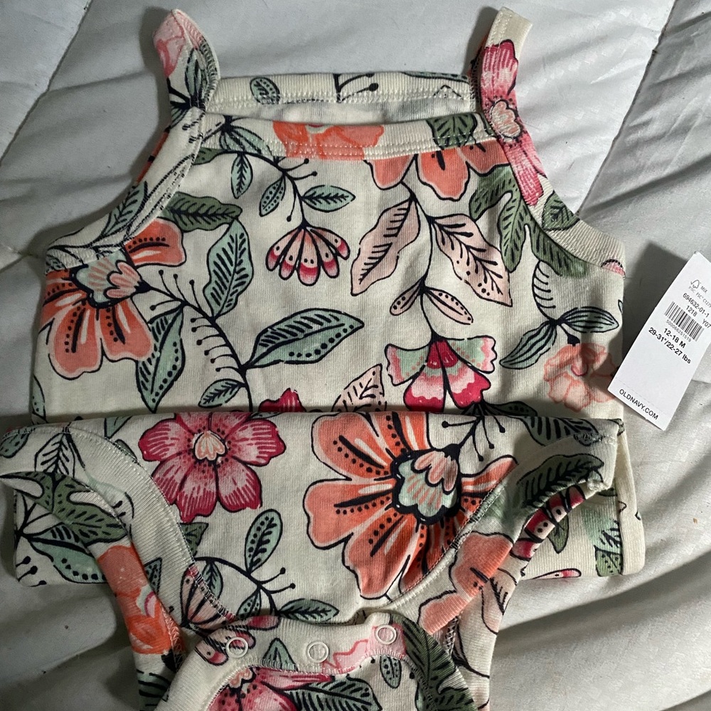 Bnwt baby girl 12-18 mo tank onesie